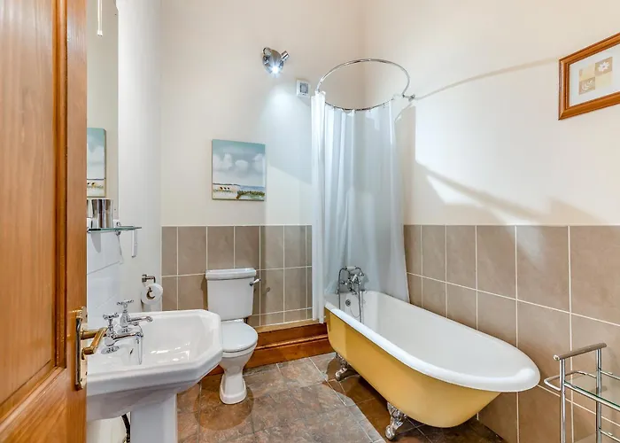 بيت للعطل Engine House - Uk48912 *